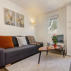 https://riviere-407.hotels-rhonealpes.com