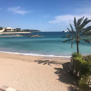 https://villa-juturne.fr-provencehotel.com